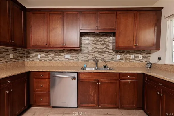 $4,000 | 710 East Valencia Street, Anaheim, CA 92805