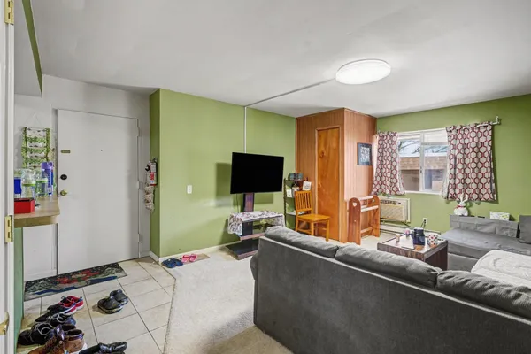 $107,500 | 756 West Kilgore Road, Unit 302, Kalamazoo, MI 49008