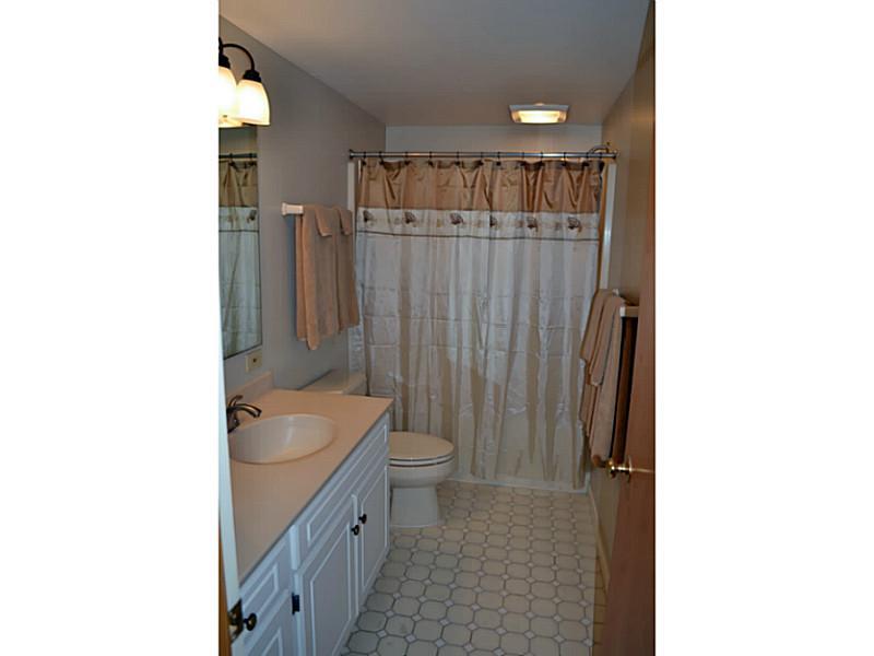 5 Newgate Road Pittsburgh, PA 15202 - Photo 22 of 25 Full Bath.
