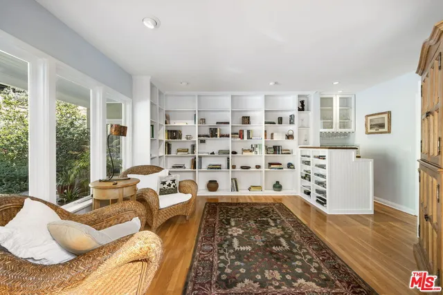 $19,995 | 11215 Sunset Boulevard, Los Angeles, CA 90049