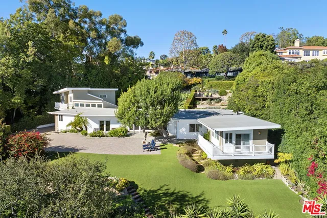 $19,995 | 11215 Sunset Boulevard, Los Angeles, CA 90049