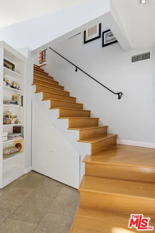 $19,995 | 11215 Sunset Boulevard, Los Angeles, CA 90049