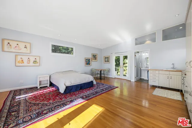 $19,995 | 11215 Sunset Boulevard, Los Angeles, CA 90049