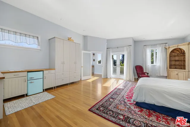 $19,995 | 11215 Sunset Boulevard, Los Angeles, CA 90049