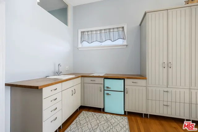 $19,995 | 11215 Sunset Boulevard, Los Angeles, CA 90049