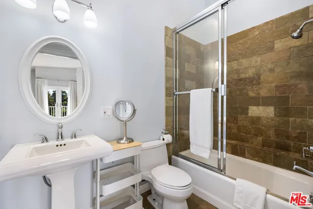 $19,995 | 11215 Sunset Boulevard, Los Angeles, CA 90049