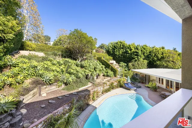 $19,995 | 11215 Sunset Boulevard, Los Angeles, CA 90049