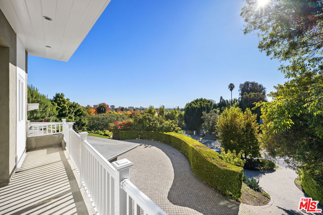 11215 Sunset Boulevard Los Angeles, CA 90049 - Photo 40 of 74