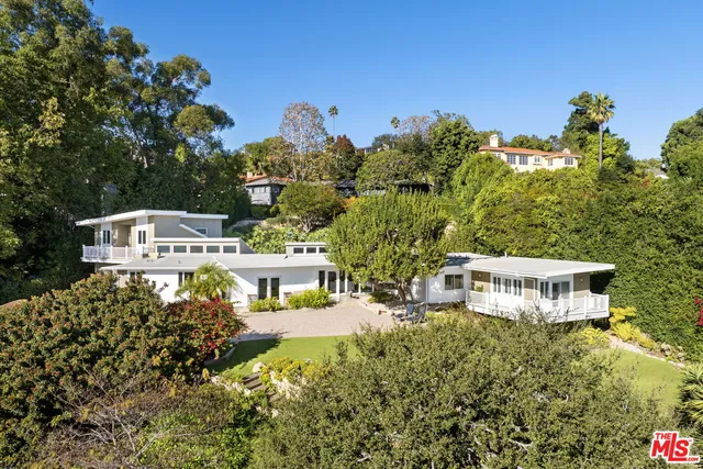 $19,995 | 11215 Sunset Boulevard, Los Angeles, CA 90049