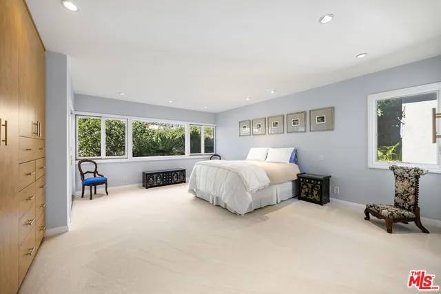 $19,995 | 11215 Sunset Boulevard, Los Angeles, CA 90049