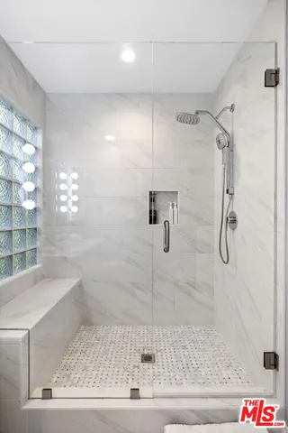 $19,995 | 11215 Sunset Boulevard, Los Angeles, CA 90049