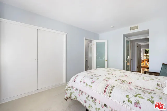 $19,995 | 11215 Sunset Boulevard, Los Angeles, CA 90049