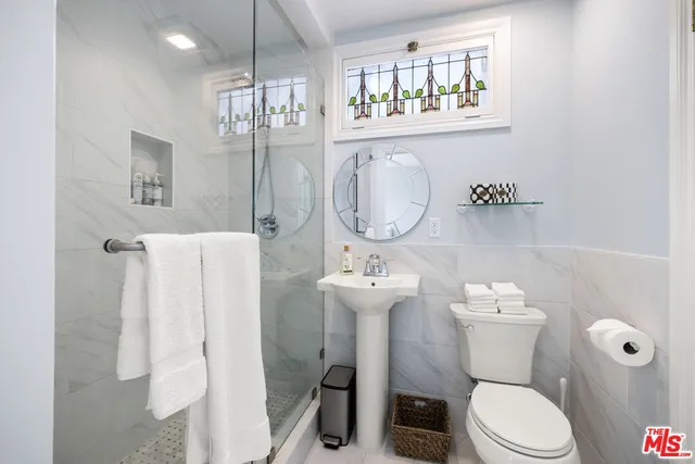 $19,995 | 11215 Sunset Boulevard, Los Angeles, CA 90049