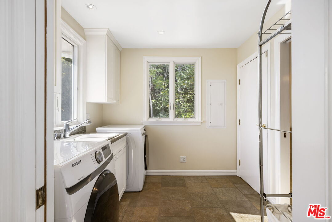 11215 Sunset Boulevard Los Angeles, CA 90049 - Photo 55 of 74