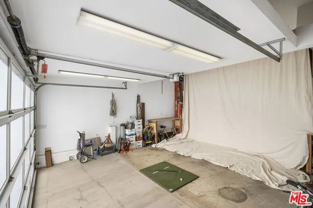 $19,995 | 11215 Sunset Boulevard, Los Angeles, CA 90049