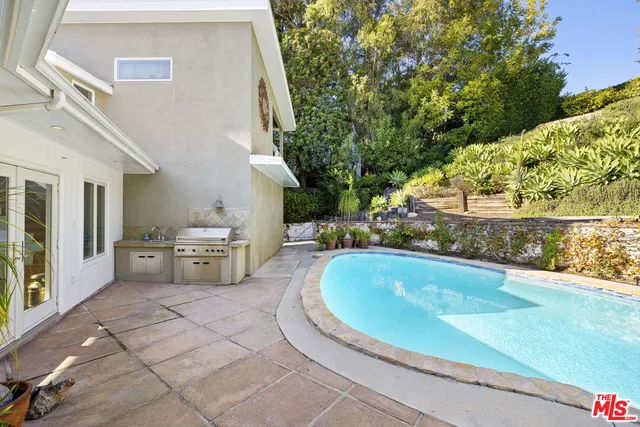 $19,995 | 11215 Sunset Boulevard, Los Angeles, CA 90049