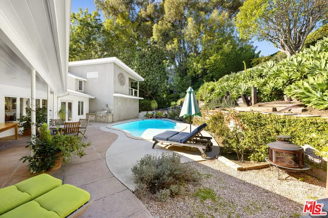 $19,995 | 11215 Sunset Boulevard, Los Angeles, CA 90049