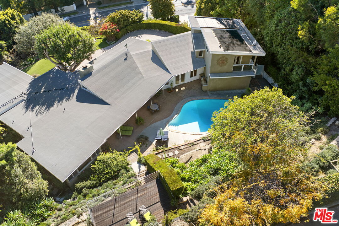 11215 Sunset Boulevard Los Angeles, CA 90049 - Photo 69 of 74 an aerial view of a house with a garden