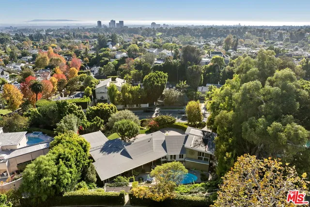 $19,995 | 11215 Sunset Boulevard, Los Angeles, CA 90049