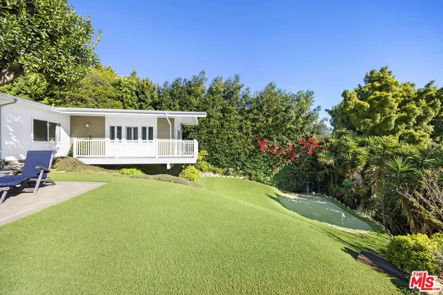 $19,995 | 11215 Sunset Boulevard, Los Angeles, CA 90049