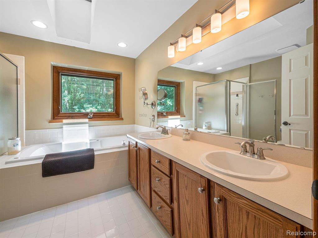 42071 Hunters Ridge Canton, MI 48188 - Photo 27 of 33