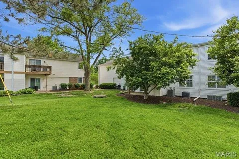 $169,900 | 9129 Wrenwood Lane, Brentwood, MO 63144