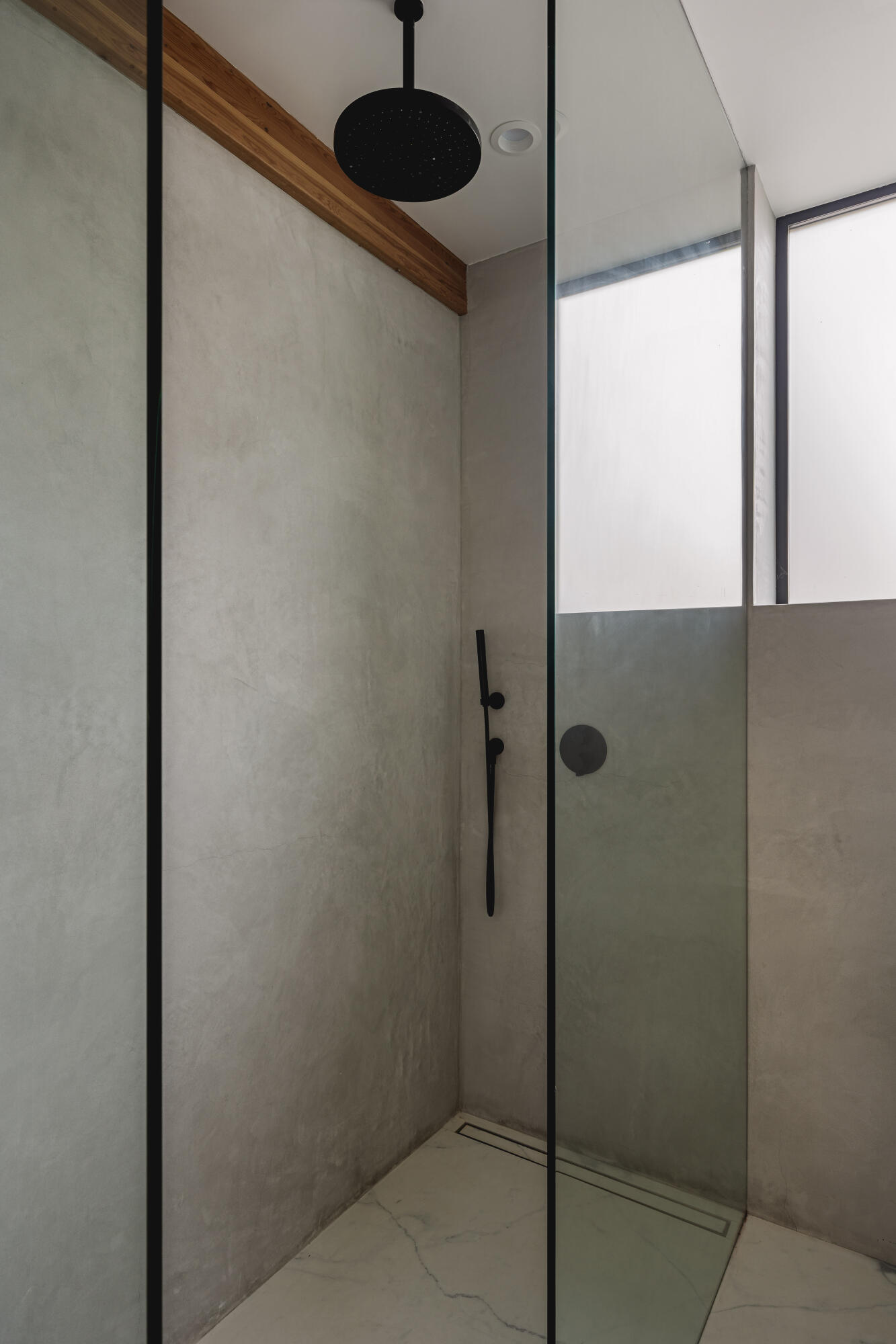 2315 Live Oak Meadows Road Malibu, CA 90265 - Photo 28 of 32 a bathroom with a shower