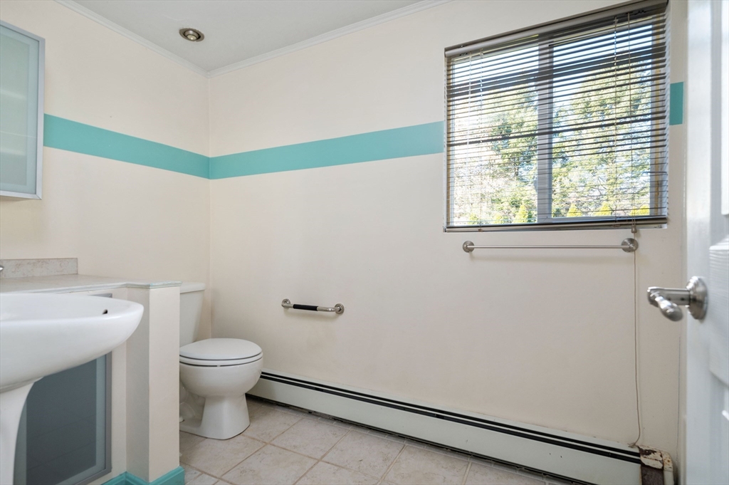 11 Manchaug Road Douglas, MA 01516 - Photo 10 of 38 Gallery Image 10