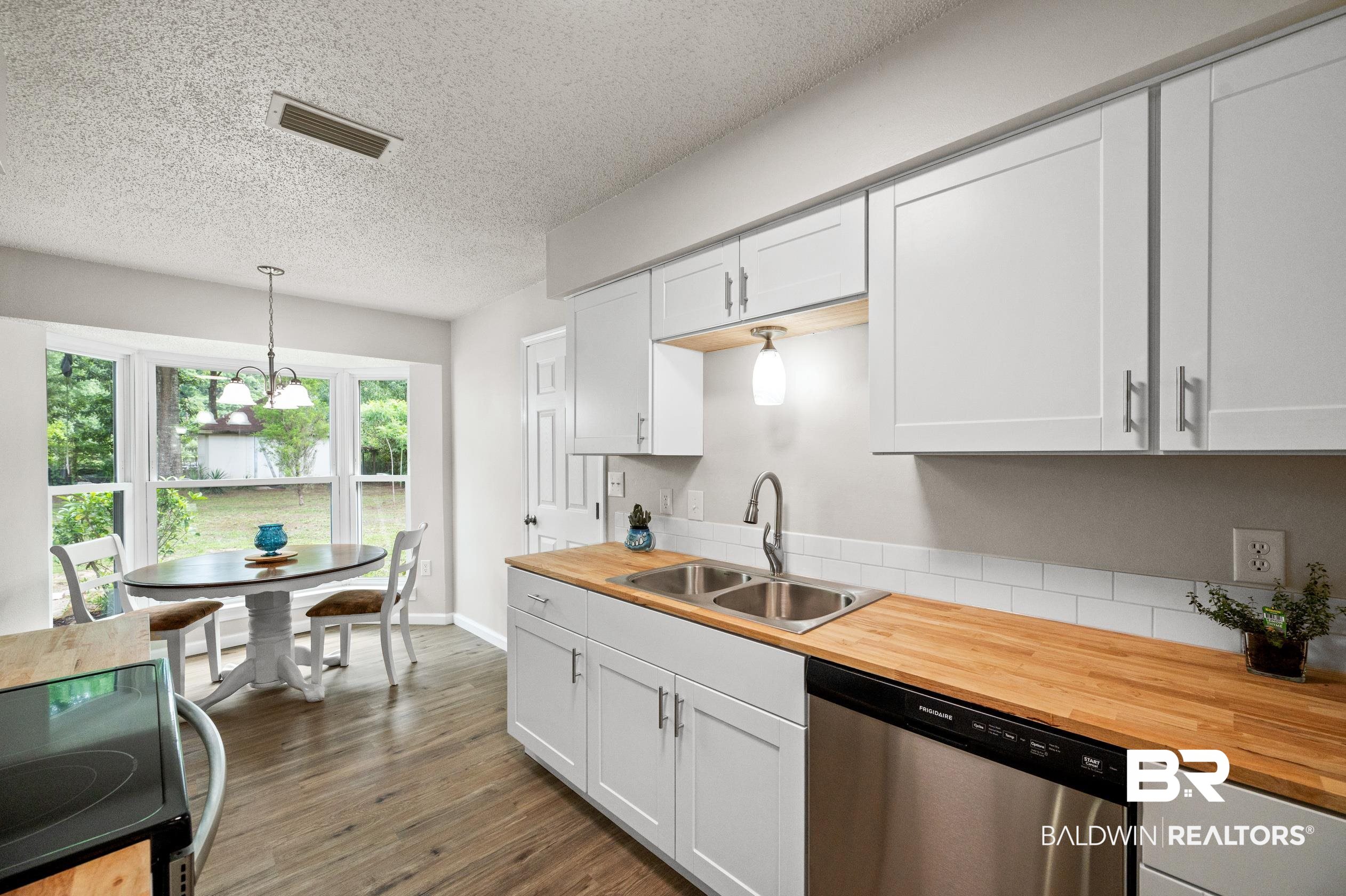 6012 Booker Circle Mobile, AL 36693 - Photo 13 of 34 Kitchen