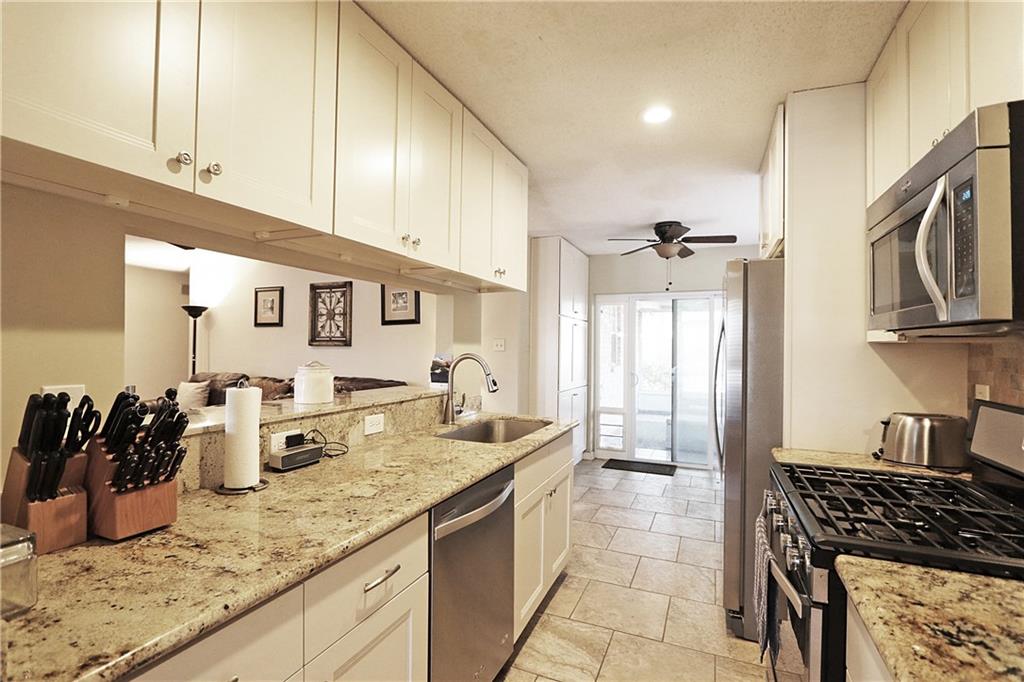 804 Park Ridge Drive River Ridge, LA 70123 - Photo 3 of 21