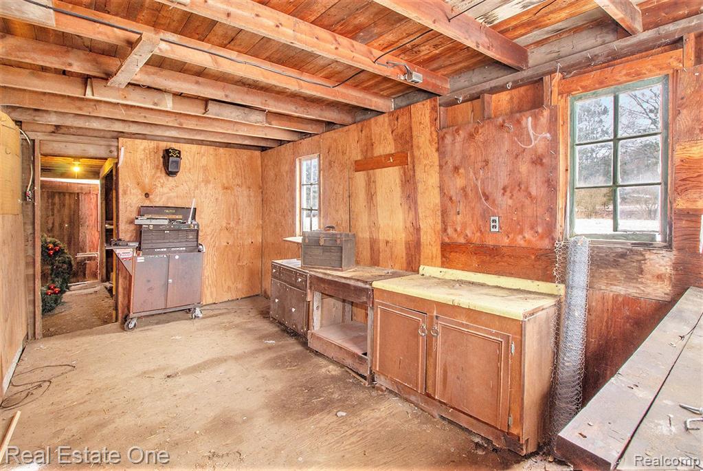 3449 Middle Road Highland, MI 48357 - Photo 25 of 30