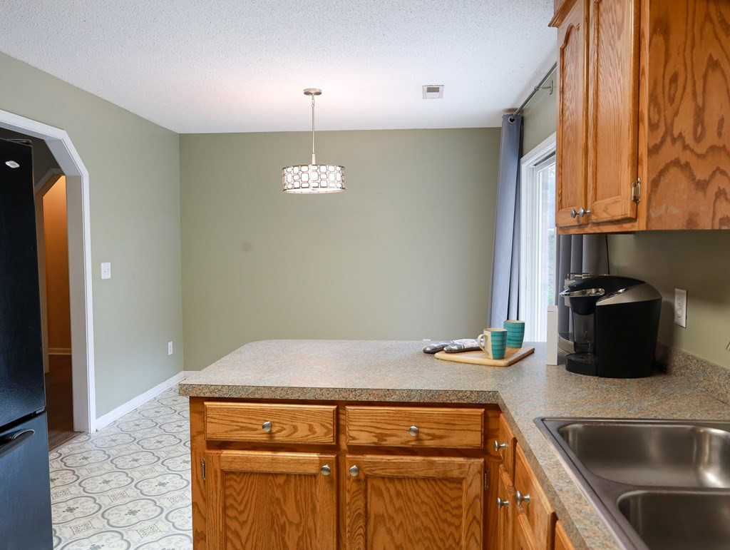 1220 Kings Point Drive Sumter, SC 29154 - Photo 6 of 19 Gallery Image 6
