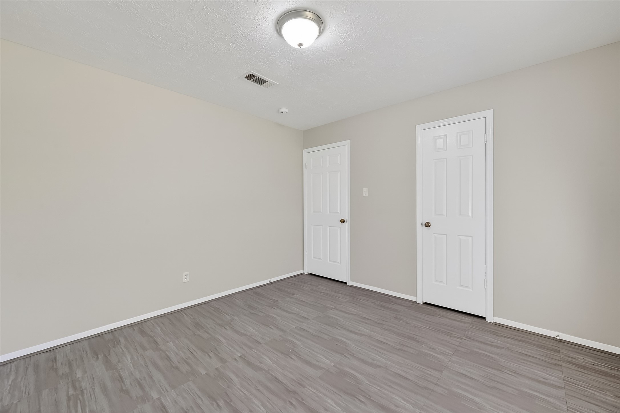 20971 Trinity Way New Caney, TX 77357 - Photo 17 of 34 2nd bedroom