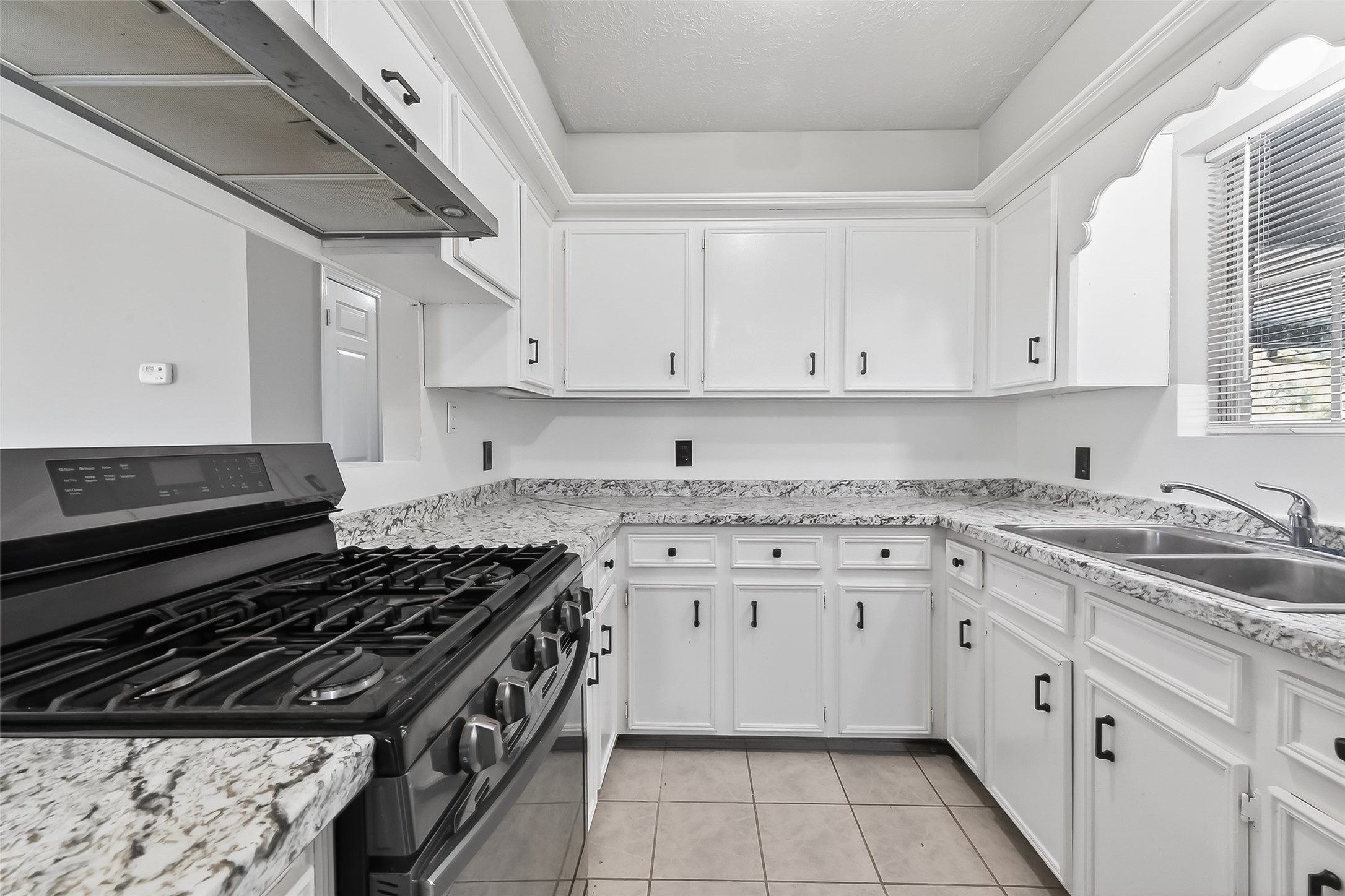 20971 Trinity Way New Caney, TX 77357 - Photo 8 of 34 Kitchen