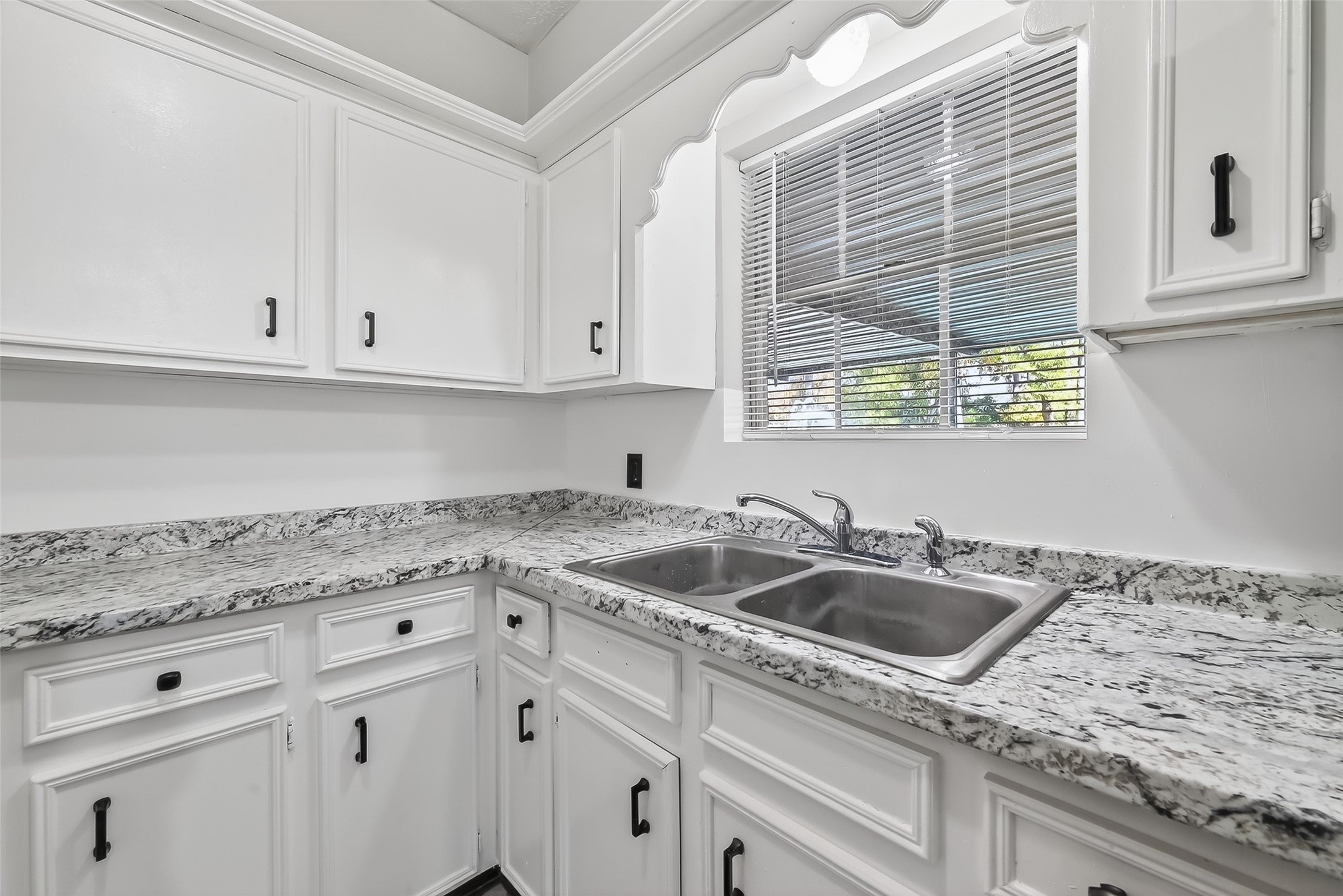 20971 Trinity Way New Caney, TX 77357 - Photo 9 of 34 Kitchen