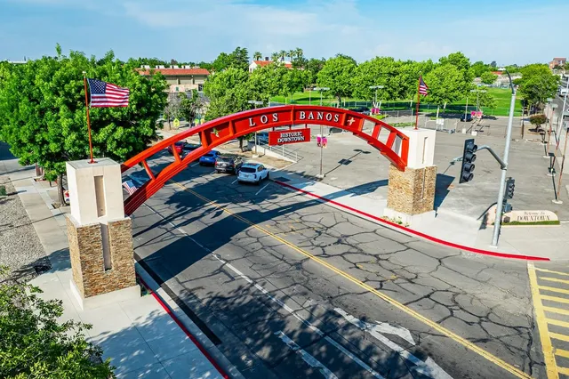 a view of outdoor space with sitting area