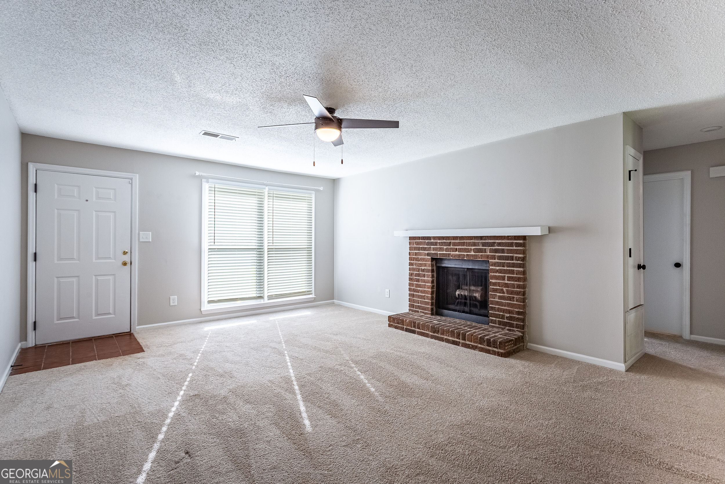 1046 Country Club Road Newnan, GA 30263 - Photo 3 of 20