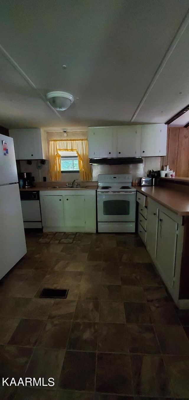 126 Back Road Sharps Chapel, TN 37866 - Photo 26 of 34 Roomy kitchen