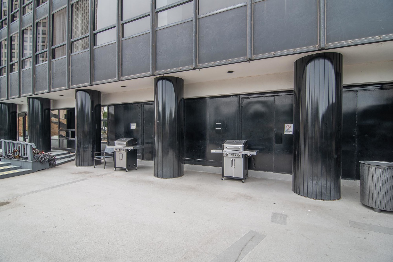 5415 North Sheridan Road, Unit 3808 Chicago, IL 60640 - Photo 12 of 16 a view of a lobby with elevator