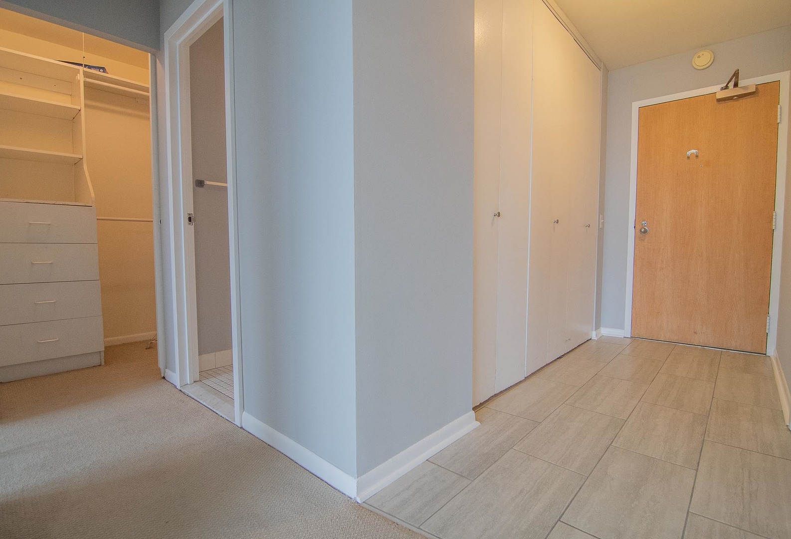 5415 North Sheridan Road, Unit 3808 Chicago, IL 60640 - Photo 3 of 16 a view of an empty room