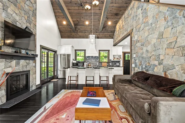 $2,150,000 | 6 Adventure Way, Richmond, RI 02898