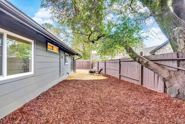 $950,000 | 6610 Oak Leaf Court, Yountville, CA 94599