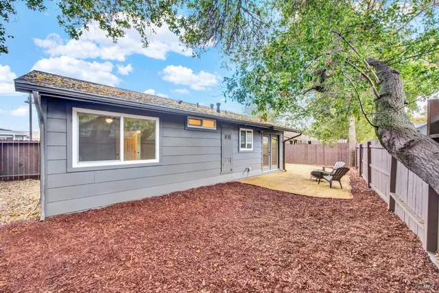 $950,000 | 6610 Oak Leaf Court, Yountville, CA 94599