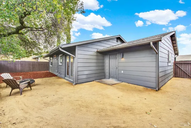 $950,000 | 6610 Oak Leaf Court, Yountville, CA 94599