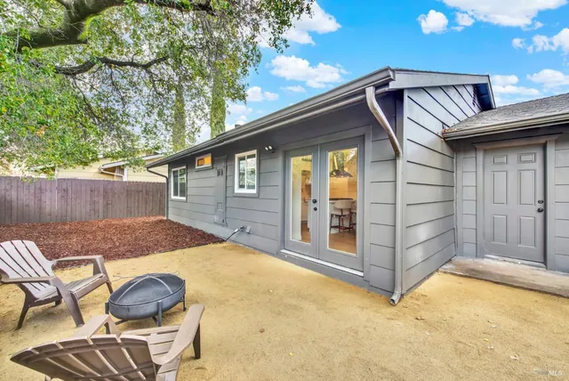 $950,000 | 6610 Oak Leaf Court, Yountville, CA 94599