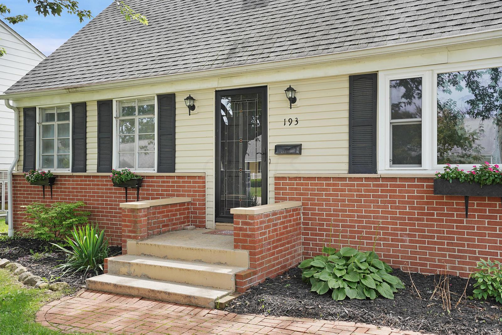 193 Deerfield Road Columbus, OH 43228 - Photo 5 of 40 Gallery Image 5