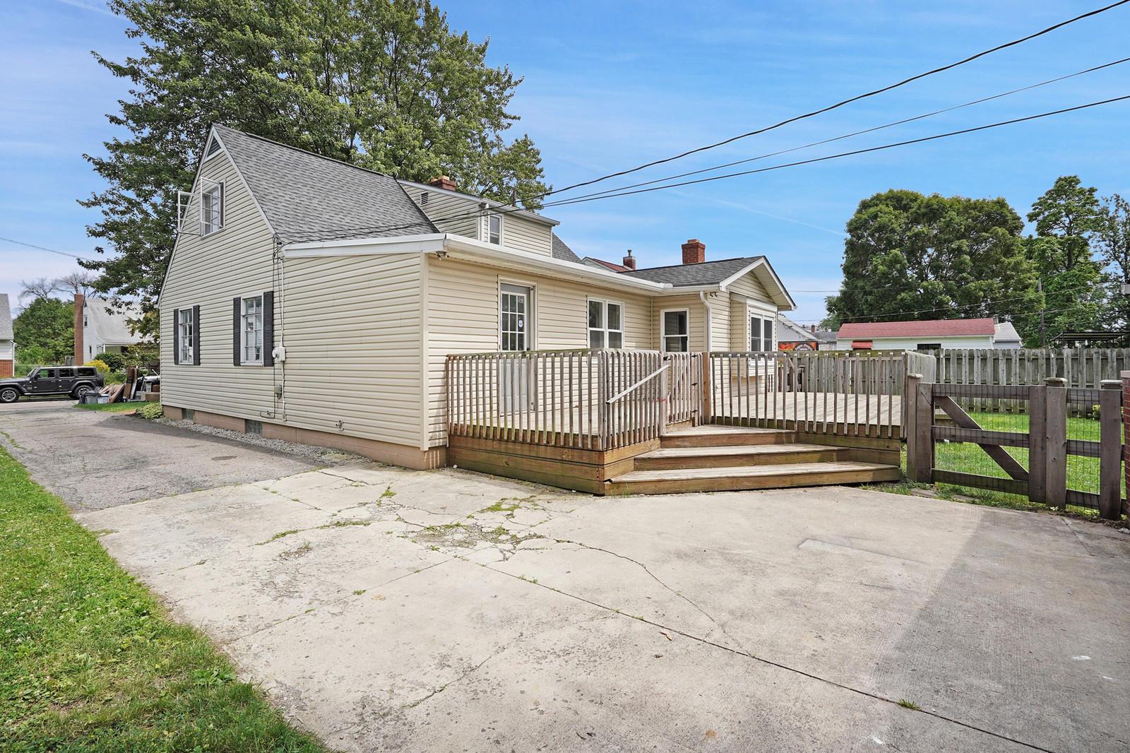 193 Deerfield Road Columbus, OH 43228 - Photo 8 of 40 Gallery Image 8
