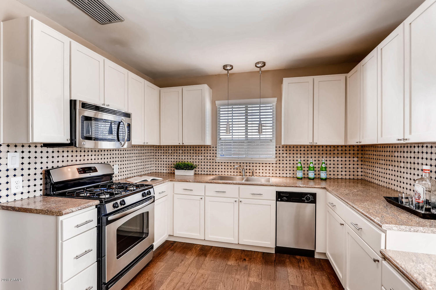 1501 East Coronado Road Phoenix, AZ 85006 - Photo 3 of 25 Updated Kitchen