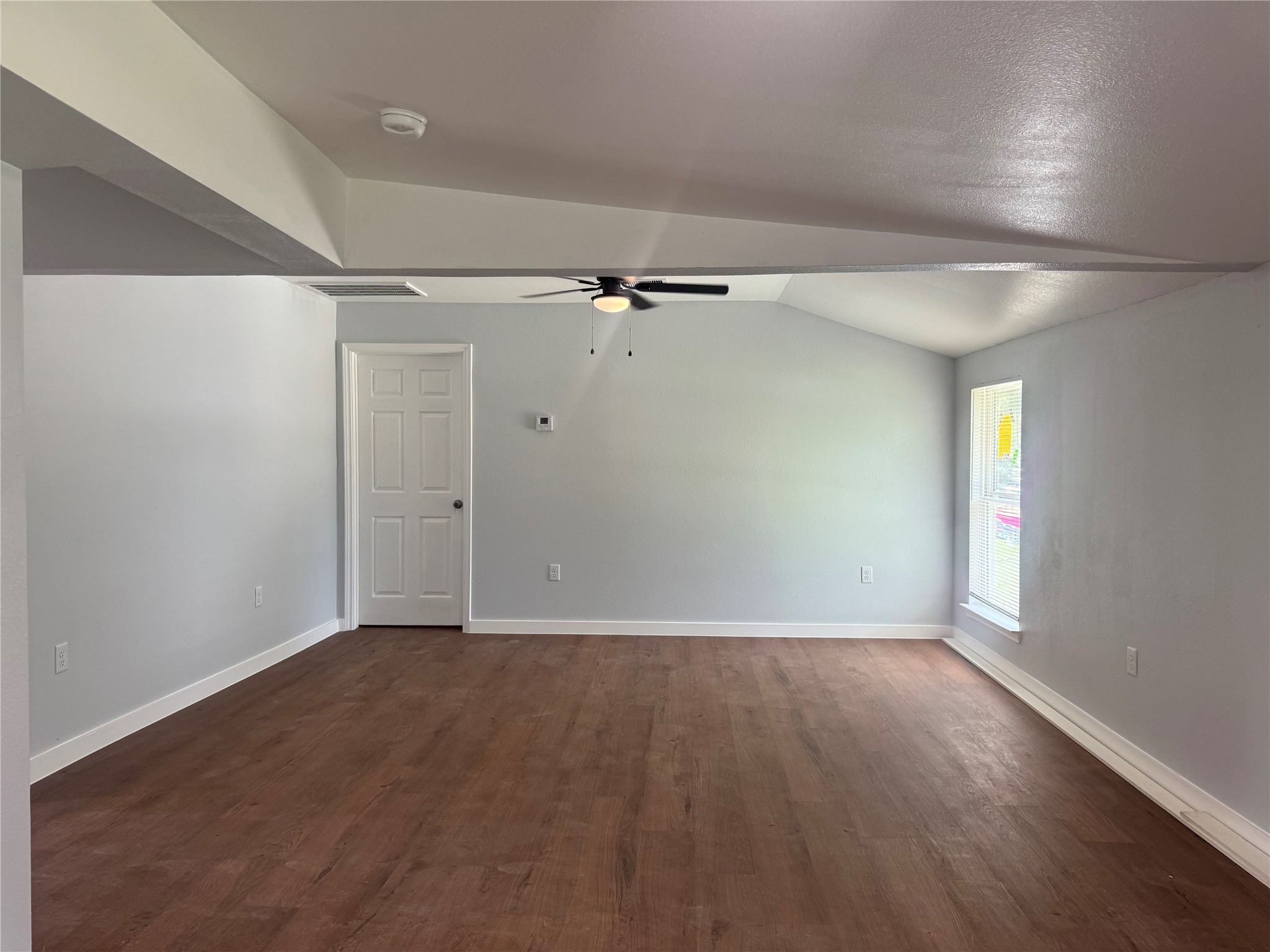 10437 Barnham Street Houston, TX 77016 - Photo 3 of 16