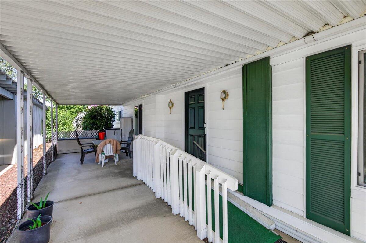 2252 Table Rock Road, Unit SPC 206 Medford, OR 97501 - Photo 19 of 33